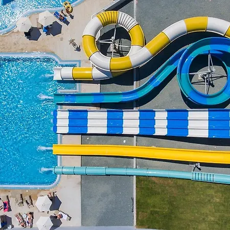 Ξενοδοχείο με διαμερίσματα Narcissos Waterpark 4*