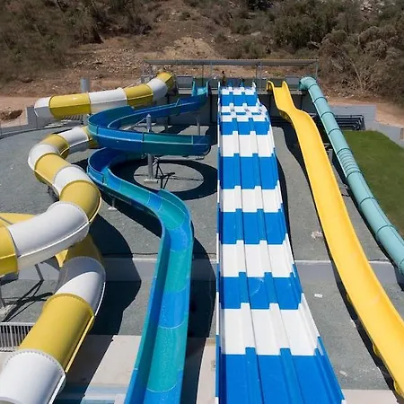 Narcissos Waterpark Ξενοδοχείο με διαμερίσματα 4*