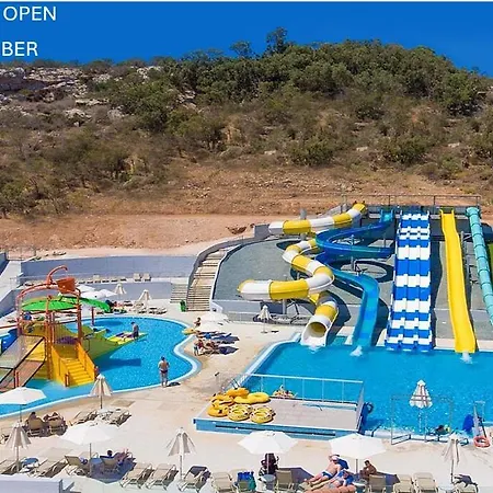 Narcissos Waterpark Ξενοδοχείο με διαμερίσματα Πρωταράς